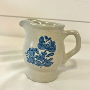 PFALTZGRAFF Vintage Yorktowne Pattern Creamer/Pitcher 4 1/2" Tall Blue Pottery